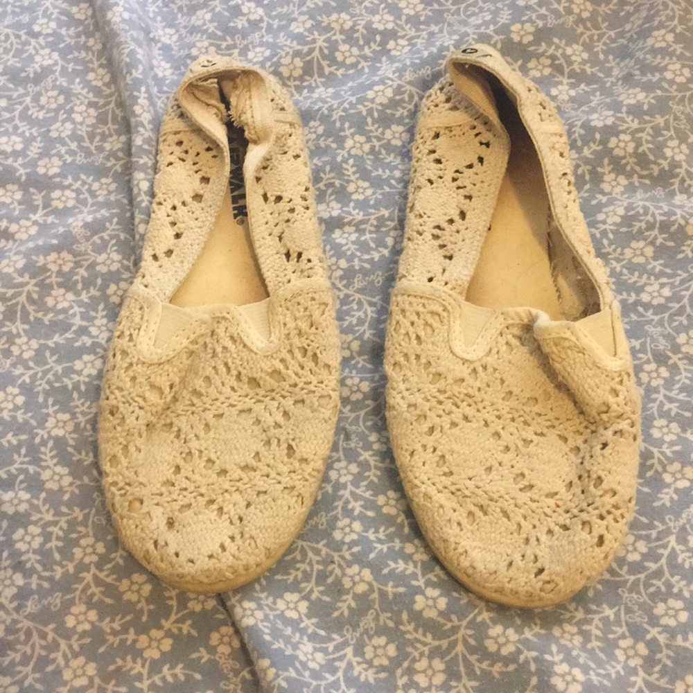Shoes - Picture 3 of 3
